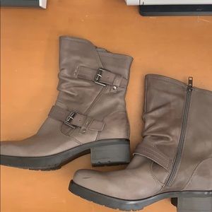 EUC earth grey Moto boots